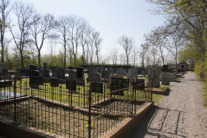 de gemeentelijke begraafplaats in Westernieland