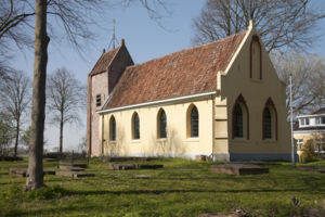 de Nederlandse Hervormde kerk in Westernieland is een Romanogotische zaalkerk 