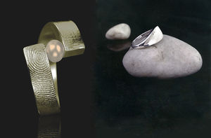 ringen met vingerafdruk, in goud en zilver, uit onze collectie