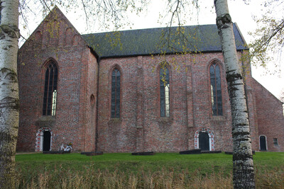 De Jacobuskerk, een indrukwekkend gebouw met zowel romaanse als gotische stijlelementen